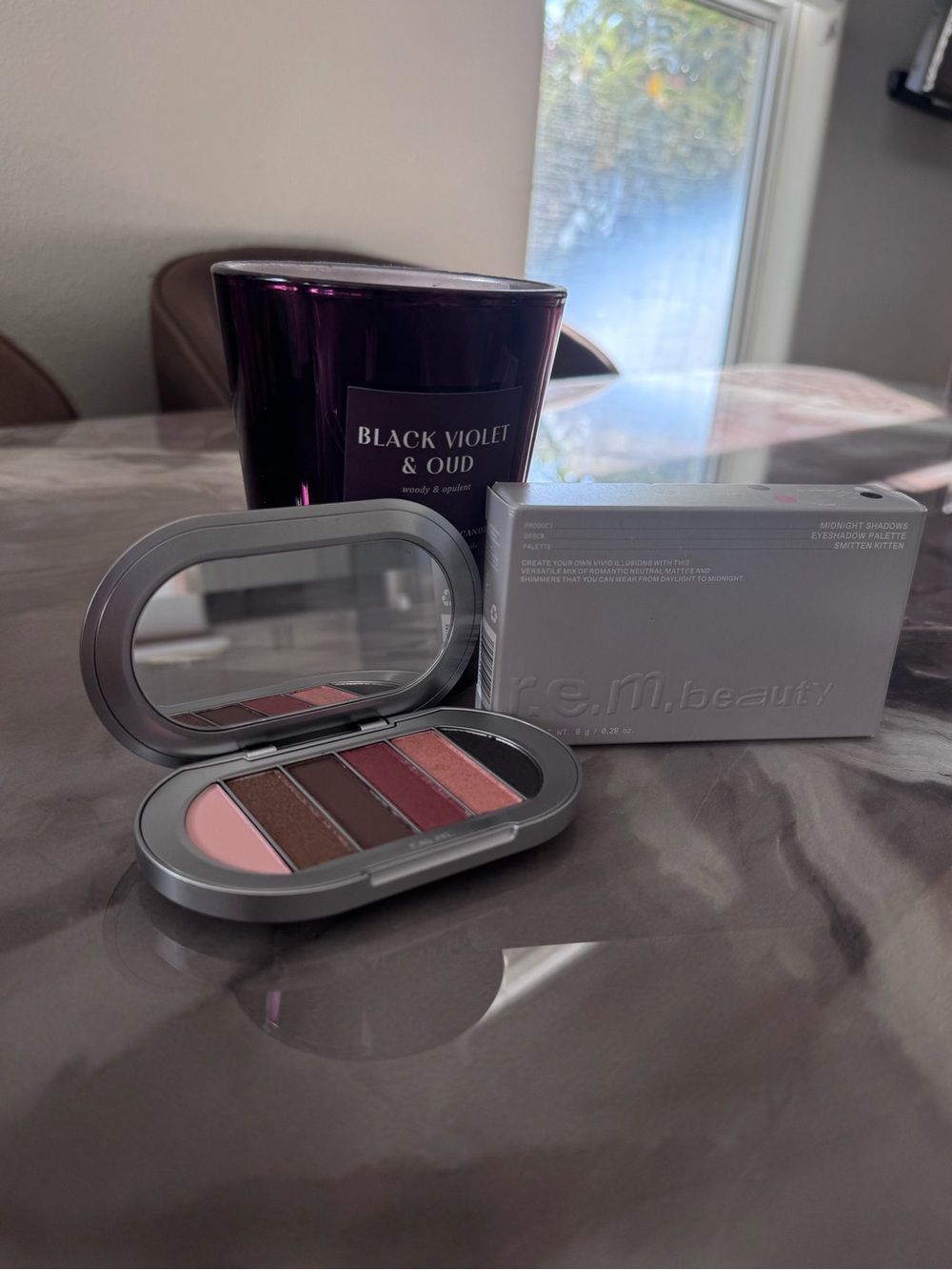 Midnight Shadows by r.e.m. beauty
6 Shade Eyeshadow Palette - Smitten Kitten